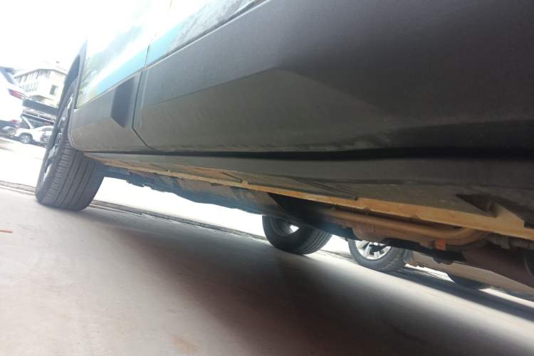 Used BAIC Off-Road BJ30 2024 1.5T Magic Electric Drive Advanced Version Left Side Sill