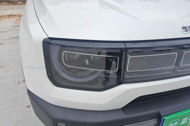 Used BAIC Off-Road BJ30 2024 1.5T Magic Electric Drive Advanced Version Right Front Headlight