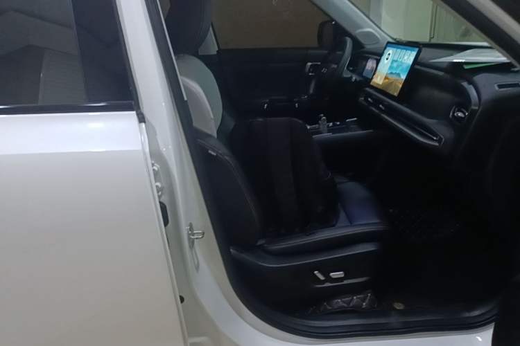 Used BAIC Off-Road BJ30 2024 1.5T Magic Electric Drive Standard Edition Right Front Seat
