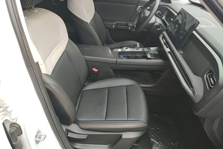 Used BAIC Off-Road BJ30 2024 1.5T Light Wilderness Air Edition Right Front Seat
