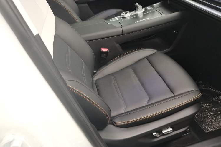 Used BAIC Off-Road BJ30 2024 1.5T Magic Electric Drive Standard Edition Right Front Seat