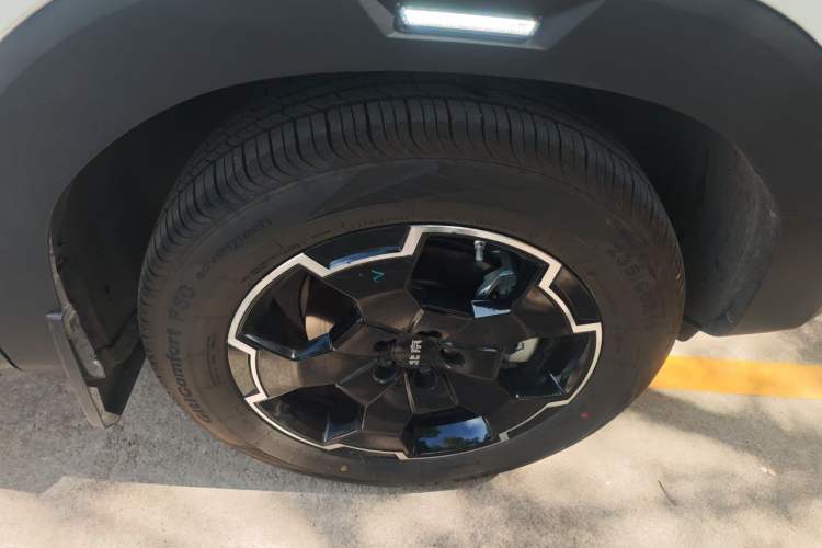 Used BAIC Off-Road BJ30 2024 1.5T Magic Electric Drive Advanced Version Right Front Wheel Hub