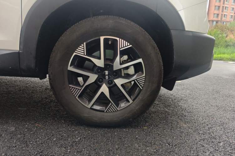 Used BAIC Off-Road BJ30 2024 1.5T Magic Electric Drive Standard Edition Right Front Wheel Hub