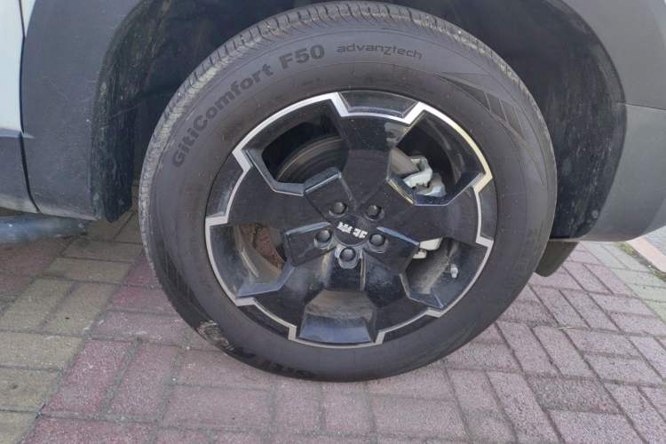 Used BAIC Off-Road BJ30 2024 1.5T Light Off-road Max Edition Right Front Wheel Hub