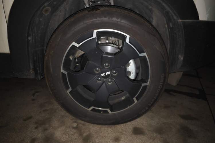Used BAIC Off-Road BJ30 2024 1.5T Light Off-road Max Edition Right Front Wheel Hub
