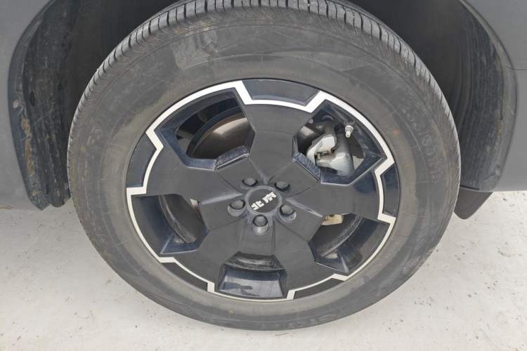 Used BAIC Off-Road BJ30 2024 1.5T Magic Electric Drive Advanced Version Right Front Wheel Hub
