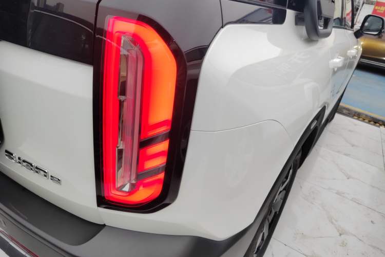 Used BAIC Off-Road BJ30 2024 1.5T Magic Electric Drive Advanced Version Right Rear Taillight