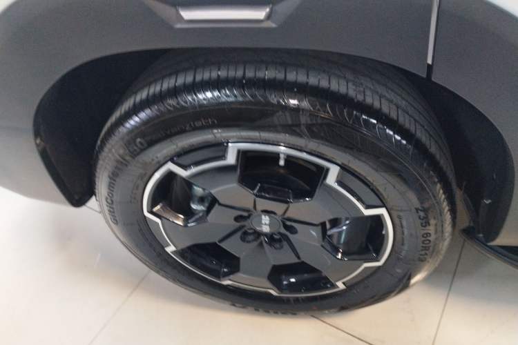 Used BAIC Off-Road BJ30 2024 1.5T Magic Electric Drive Advanced Version Right Rear Wheel Hub