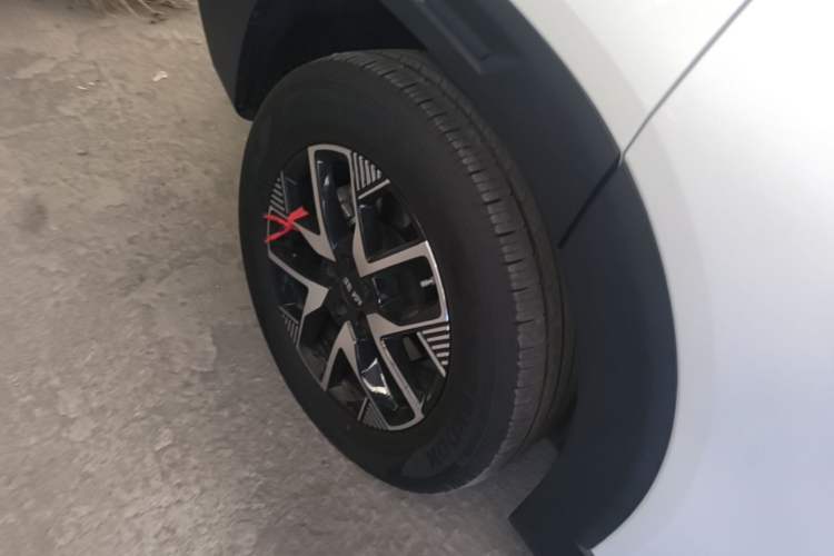 Used BAIC Off-Road BJ30 2024 1.5T Magic Electric Drive Standard Edition Right Rear Wheel Hub