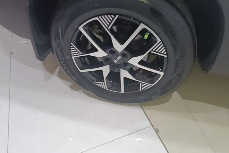 Used BAIC Off-Road BJ30 2024 1.5T Magic Electric Drive Standard Edition Right Rear Wheel Hub