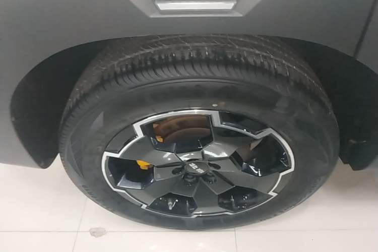 Used BAIC Off-Road BJ30 2024 1.5T Light Off-road Max Edition Right Rear Wheel Hub