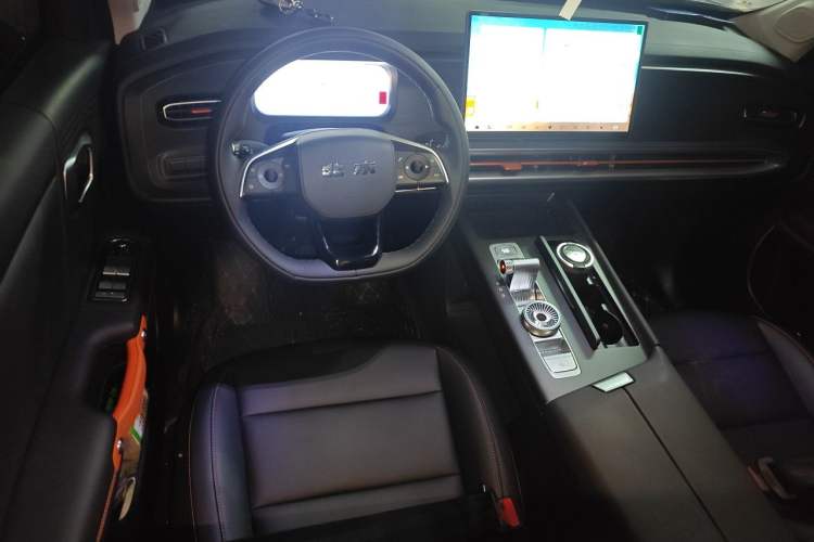 Used BAIC Off-Road BJ30 2026 Model Traveler 1.5T DCT Two-Wheel Drive Advanced Version Center Console