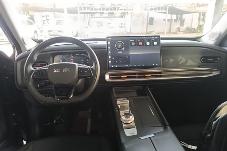 Used BAIC Off-Road BJ30 2026 Model Traveler 1.5T DCT Two-Wheel Drive Standard Version Center Console
