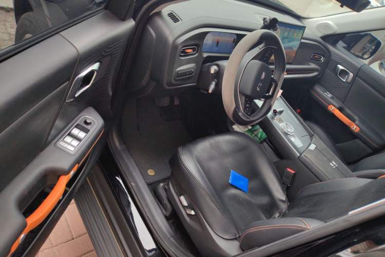 Used BAIC Off-Road BJ30 2026 Model Traveler 1.5T DCT Two-Wheel Drive Seven-Seat Version Driver Seat