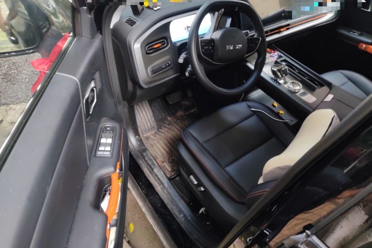 Used BAIC Off-Road BJ30 2026 Model Traveler 1.5T DCT Two-Wheel Drive Seven-Seat Version Driver Seat