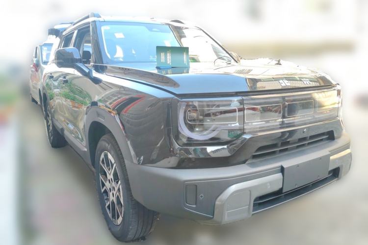 Used BAIC Off-Road BJ30 2026 Model Traveler 1.5T DCT Two-Wheel Drive Advanced Version Front Right 45 Deg
