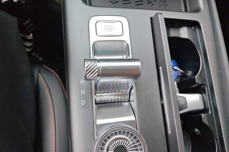 Used BAIC Off-Road BJ30 2026 Model Traveler 1.5T DCT Two-Wheel Drive Advanced Version Gear Lever