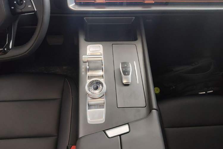 Used BAIC Off-Road BJ30 2026 Model Traveler 1.5T Hybrid Standard Version Gear Lever