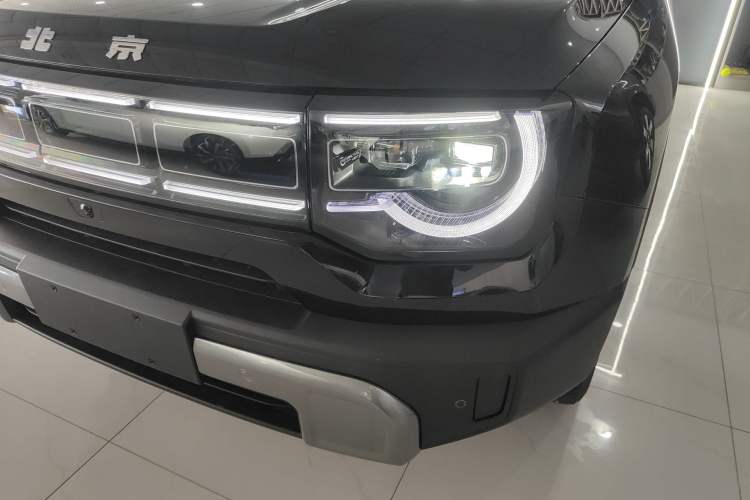 Used BAIC Off-Road BJ30 2026 Model Traveler 1.5T DCT Two-Wheel Drive Advanced Version Left Front Headlight