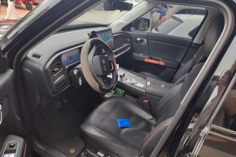 Used BAIC Off-Road BJ30 2026 Model Traveler 1.5T DCT Two-Wheel Drive Seven-Seat Version Left Front Seat