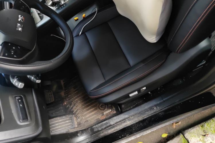 Used BAIC Off-Road BJ30 2026 Model Traveler 1.5T DCT Two-Wheel Drive Seven-Seat Version Left Front Seat