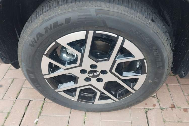 Used BAIC Off-Road BJ30 2026 Model Traveler 1.5T DCT Two-Wheel Drive Advanced Version Left Front Wheel Hub