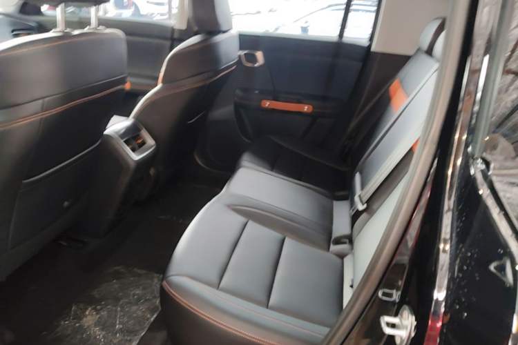 Used BAIC Off-Road BJ30 2026 Model Traveler 1.5T Hybrid Standard Version Left Rear Seat