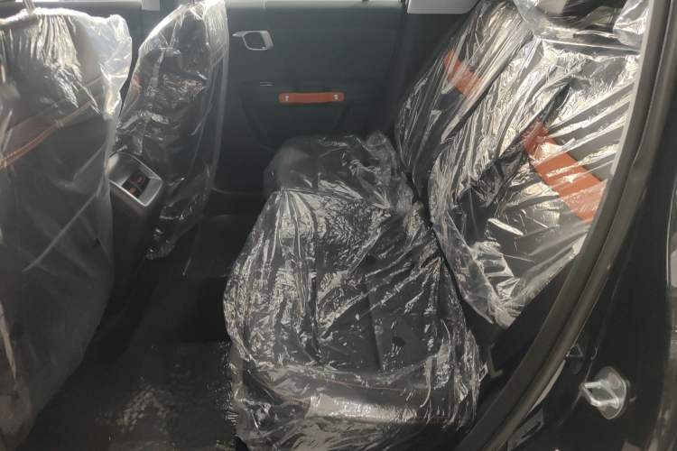 Used BAIC Off-Road BJ30 2026 Model Traveler 1.5T DCT Two-Wheel Drive Advanced Version Left Rear Seat
