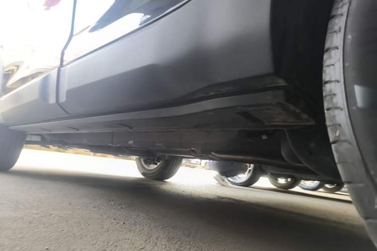 Used BAIC Off-Road BJ30 2026 Model Traveler 1.5T DCT Two-Wheel Drive Standard Version Left Side Sill