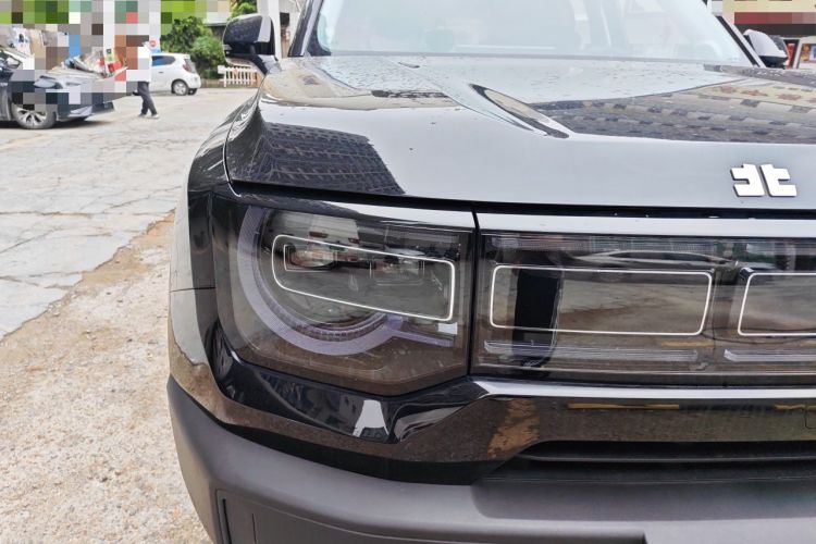 Used BAIC Off-Road BJ30 2026 Model Traveler 1.5T DCT Two-Wheel Drive Advanced Version Right Front Headlight