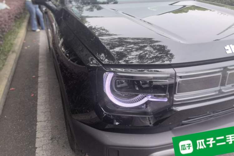 Used BAIC Off-Road BJ30 2026 Model Traveler 1.5T DCT Two-Wheel Drive Standard Version Right Front Headlight
