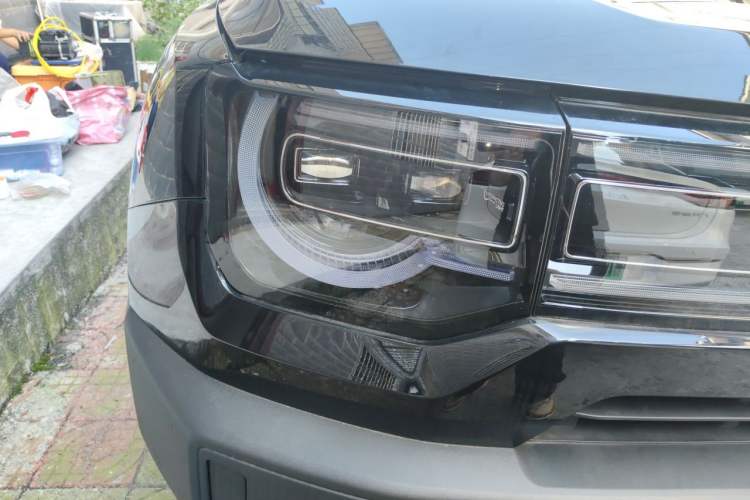 Used BAIC Off-Road BJ30 2026 Model Traveler 1.5T DCT Two-Wheel Drive Advanced Version Right Front Headlight