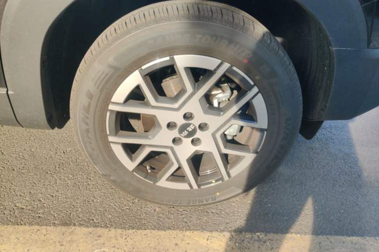 Used BAIC Off-Road BJ30 2026 Model Traveler 1.5T DCT Two-Wheel Drive Advanced Version Right Front Wheel Hub