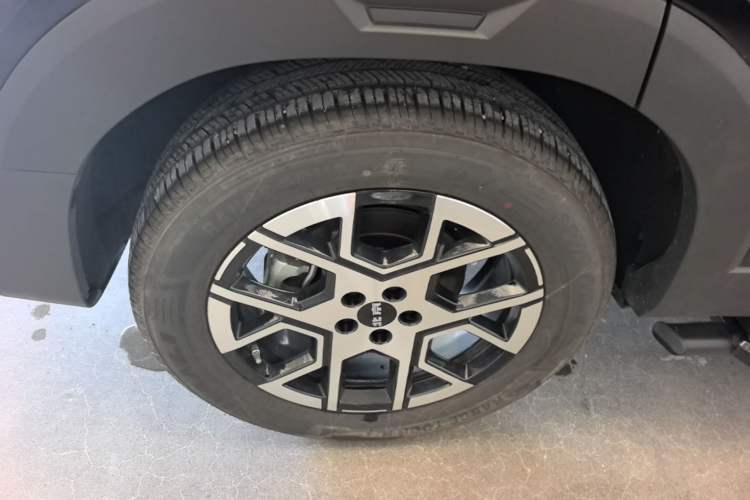 Used BAIC Off-Road BJ30 2026 Model Traveler 1.5T DCT Two-Wheel Drive Advanced Version Right Rear Wheel Hub