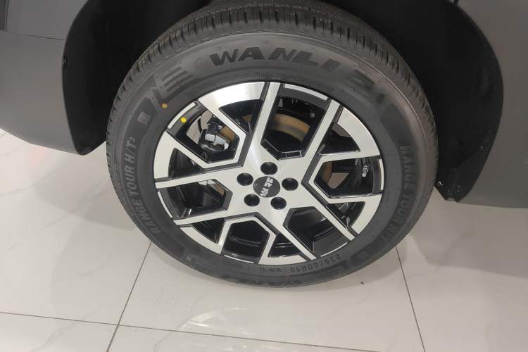Used BAIC Off-Road BJ30 2026 Model Traveler 1.5T DCT Two-Wheel Drive Advanced Version Right Rear Wheel Hub