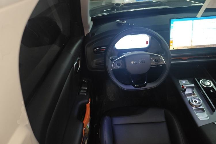 Used BAIC Off-Road BJ30 2026 Model Traveler 1.5T DCT Two-Wheel Drive Advanced Version Steering Wheel