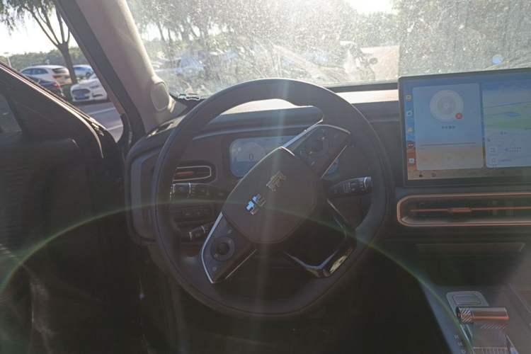 Used BAIC Off-Road BJ30 2026 Model Traveler 1.5T DCT Two-Wheel Drive Advanced Version Steering Wheel