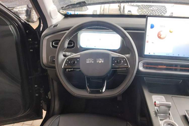 Used BAIC Off-Road BJ30 2026 Model Traveler 1.5T Hybrid Standard Version Steering Wheel