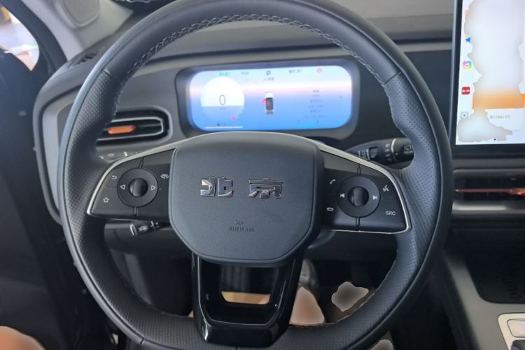 Used BAIC Off-Road BJ30 2026 Model Traveler 1.5T DCT Two-Wheel Drive Advanced Version Steering Wheel
