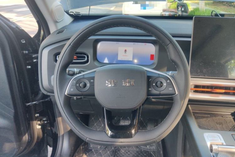 Used BAIC Off-Road BJ30 2026 Model Traveler 1.5T DCT Two-Wheel Drive Advanced Version Steering Wheel