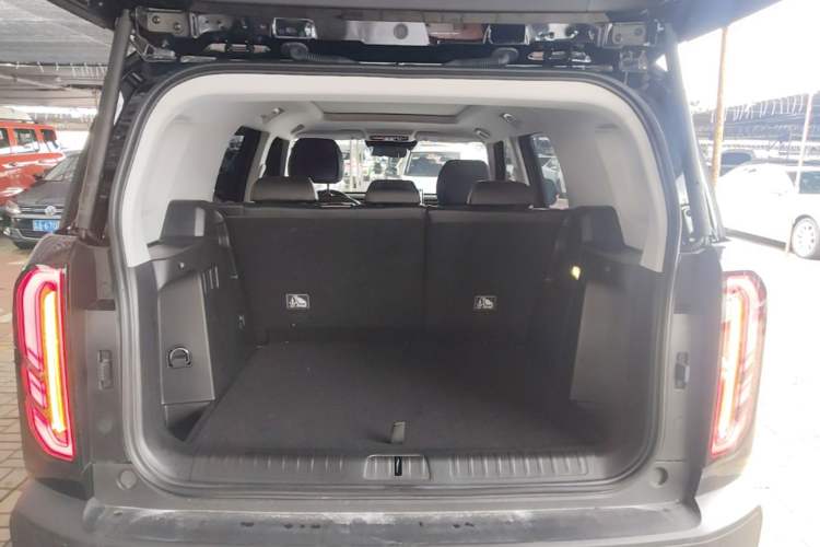 Used BAIC Off-Road BJ30 2026 Model Traveler 1.5T Hybrid Standard Version Trunk