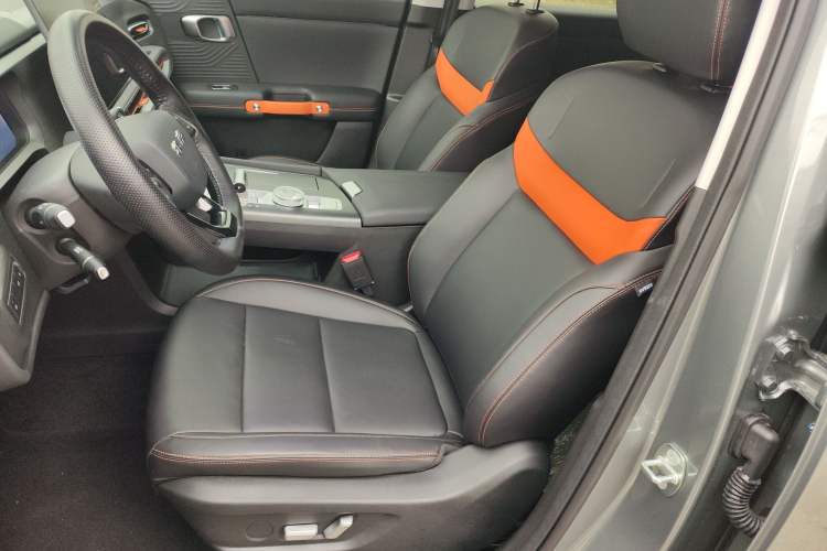 Used BAIC Off-Road BJ30 2026 Model Traveler 1.5T Hybrid Standard Version Interior 6