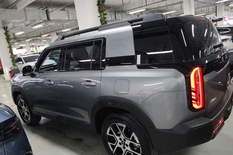 Used BAIC Off-Road BJ30 2026 Model Traveler 1.5T Hybrid Standard Version Left Side