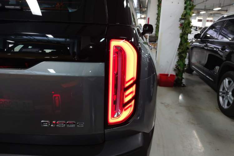 Used BAIC Off-Road BJ30 2026 Model Traveler 1.5T Hybrid Standard Version Right Rear Taillight
