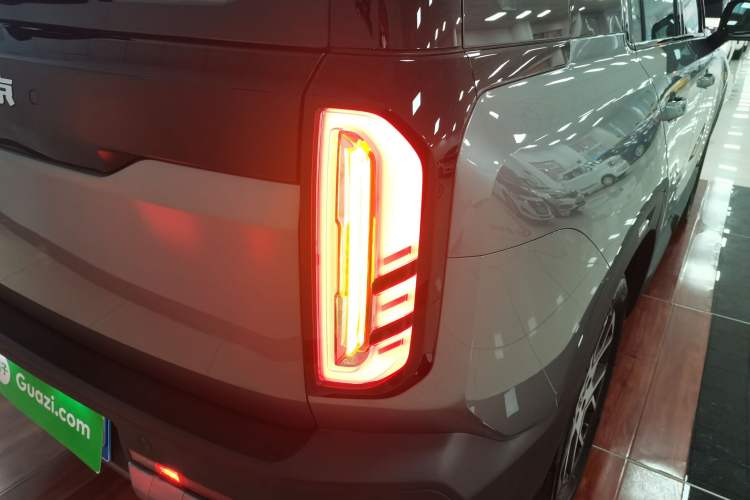 Used BAIC Off-Road BJ30 2026 Model Traveler 1.5T Hybrid Advanced Version Right Rear Taillight