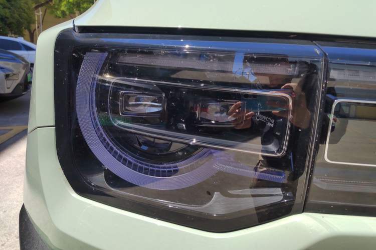 Used BAIC Off-Road BJ30 2026 Model Traveler 1.5T DCT Two-Wheel Drive Advanced Version Right Front Headlight