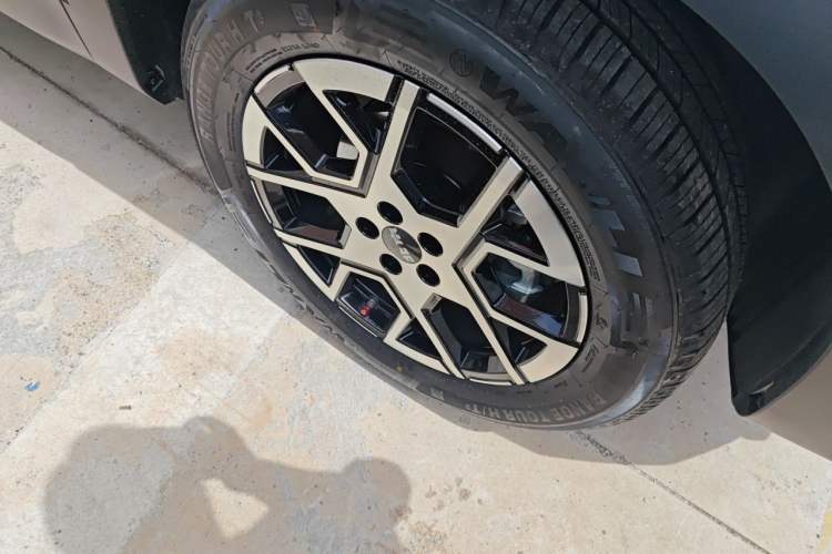 Used BAIC Off-Road BJ30 2026 Model Traveler 1.5T DCT Two-Wheel Drive Advanced Version Right Front Wheel Hub