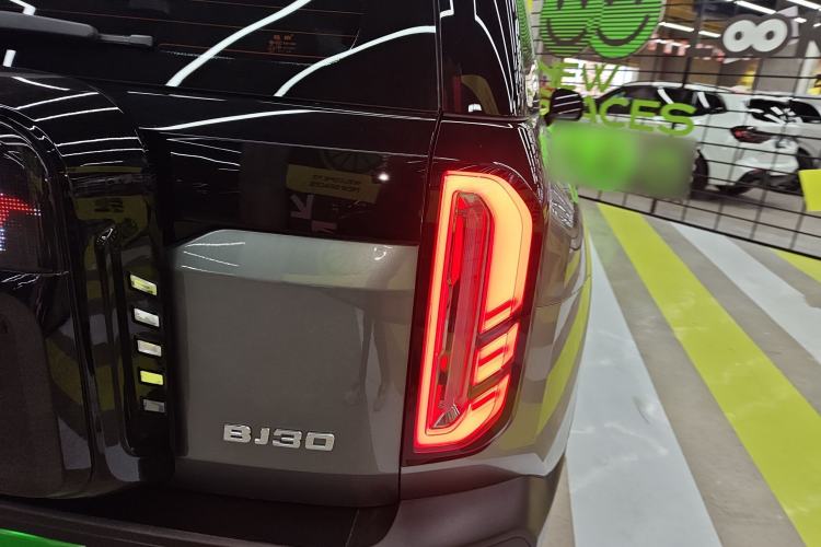 Used BAIC Off-Road BJ30 2026 Model Traveler 1.5T DCT Two-Wheel Drive Advanced Version Right Rear Taillight