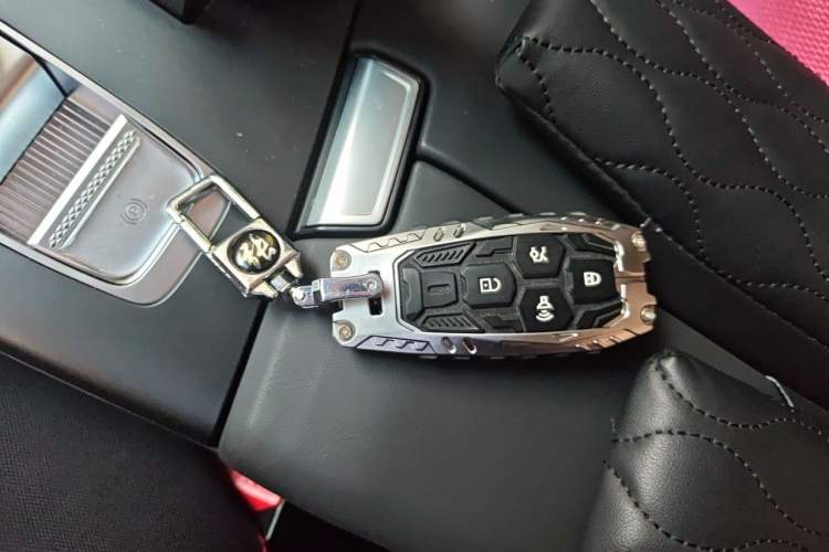 Used BAIC Off-Road BJ30 2026 Model Traveler 1.5T DCT Two-Wheel Drive Seven-Seat Version Vehicle Key