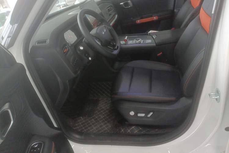 Used BAIC Off-Road BJ30 2026 Model Traveler 1.5T Hybrid Advanced Version Driver Seat